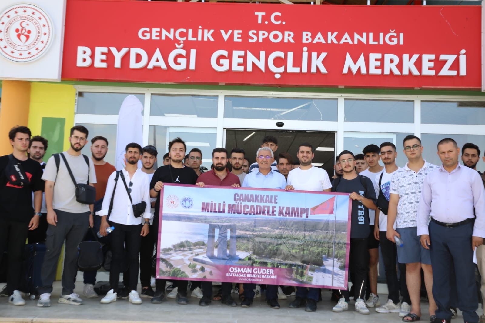 BATTALGAZİ BELEDİYESİNDEN GENÇLERE ÇANAKKALE GEZİSİ