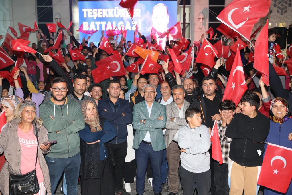 BATTALGAZİLİLER CUMHURBAŞKANI ERDOĞAN’IN ZAFERİNİ KUTLADI