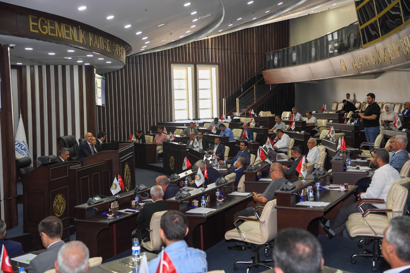 Büyükşehir Belediye Meclis Toplantısında konuşan Başkanı Sami Er;