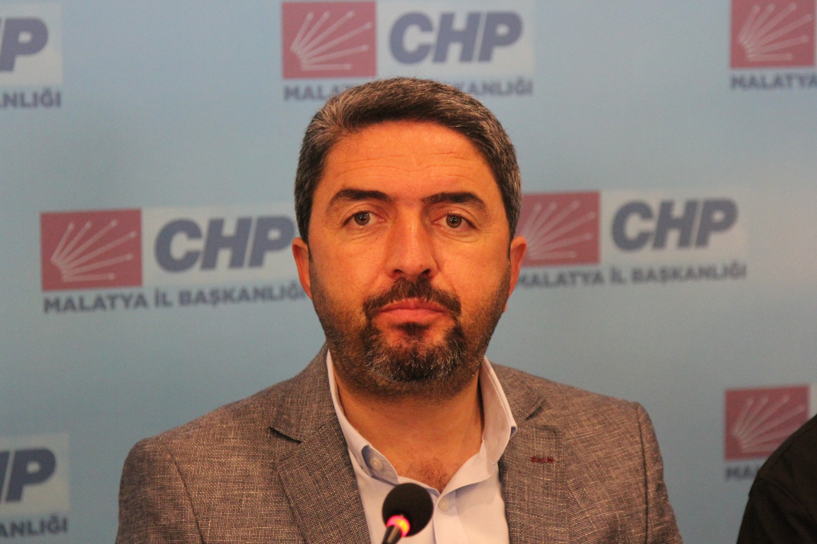 CHP İl Başkanı Enver Kiraz’dan İktidara Sert Eleştiri: “Vatandaşı Yine Oyalıyorlar”