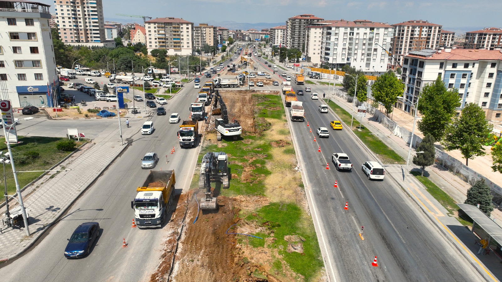 Çöşnük Kavşağı’nda Düzenleme Çalışmaları Devam Ediyor