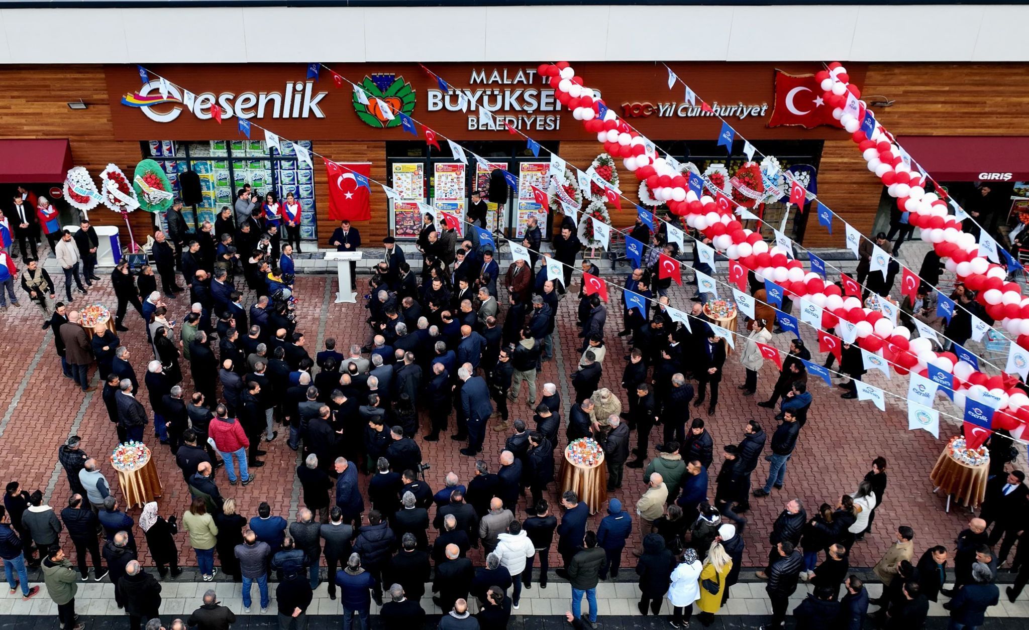 ESENLİK ŞİRKETİ 40. MARKETİNİ 100. YIL KENT PARKINDA HİZMETE AÇTI