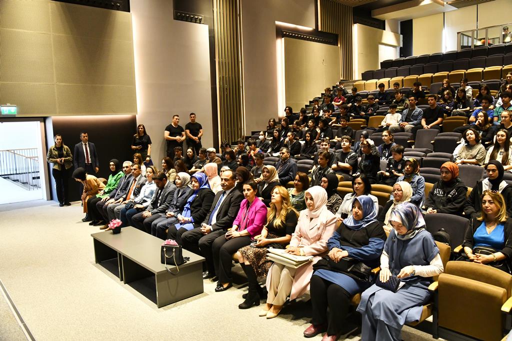 Hanife Yazıcı “Bir Gün Çok Şeyi Değiştirebilir” İsimli Projenin Açılış Törenine Katıldı