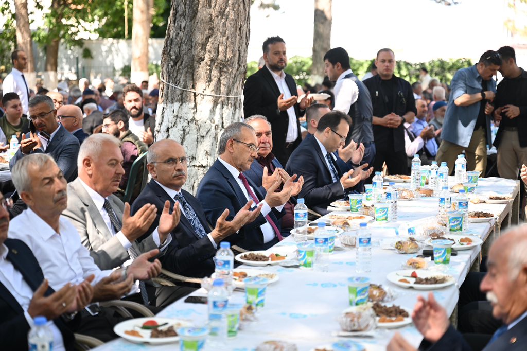 Hayırsever İş İnsanı Vahap Küçük Vefatının Sene-i Devriyesinde Dualarla Anıldı
