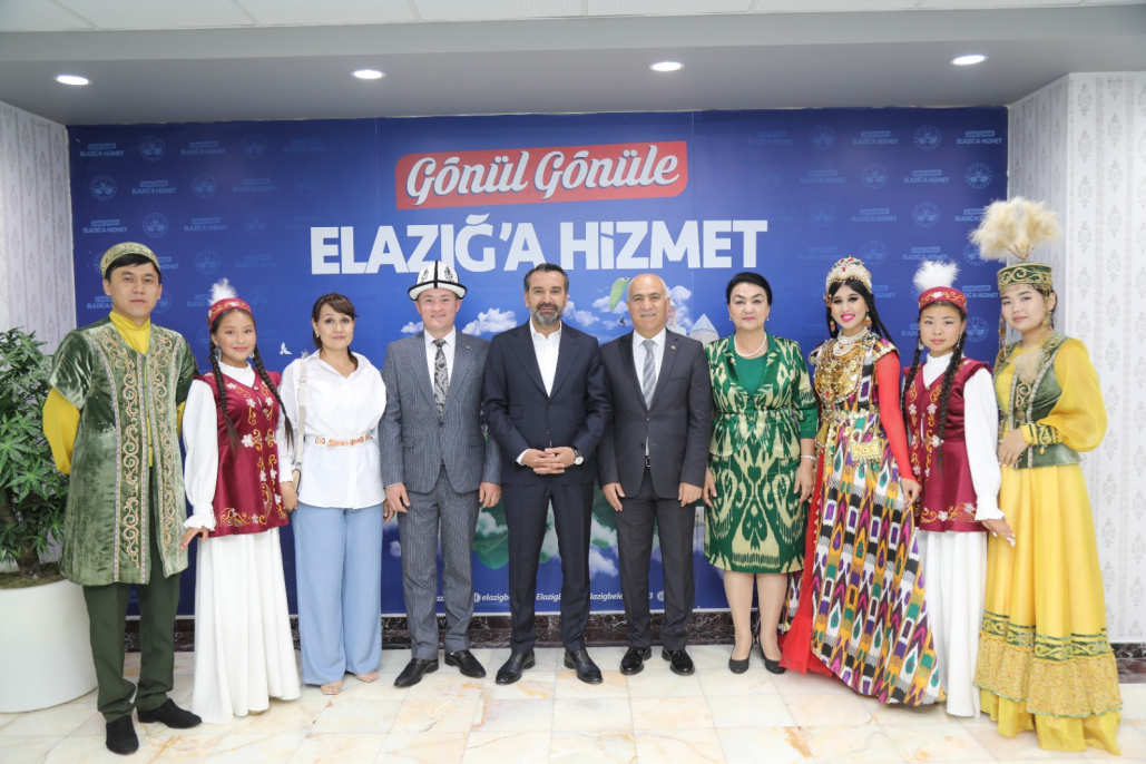 Kazakistan, Kırgızistan Ve Özbekistan Sanat Toplulukları’ndan Başkan Şerifoğulları’na Ziyaret