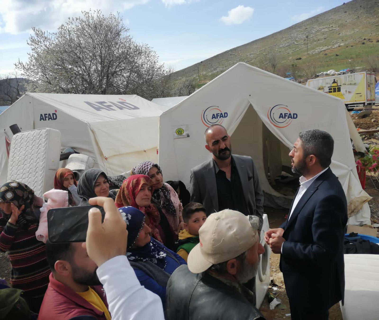 KİRAZ, ‘’Yapılacak Evlerin Hepsi Ananızın Ak Sütü Gibi Size HELAL Olacak’’ Dedi.