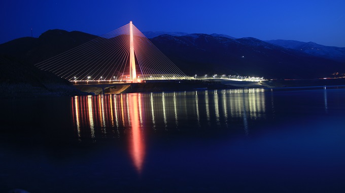 Kömürhan Köprüsü Işıklandırmasıyla Görsel Şölen Sunuyor