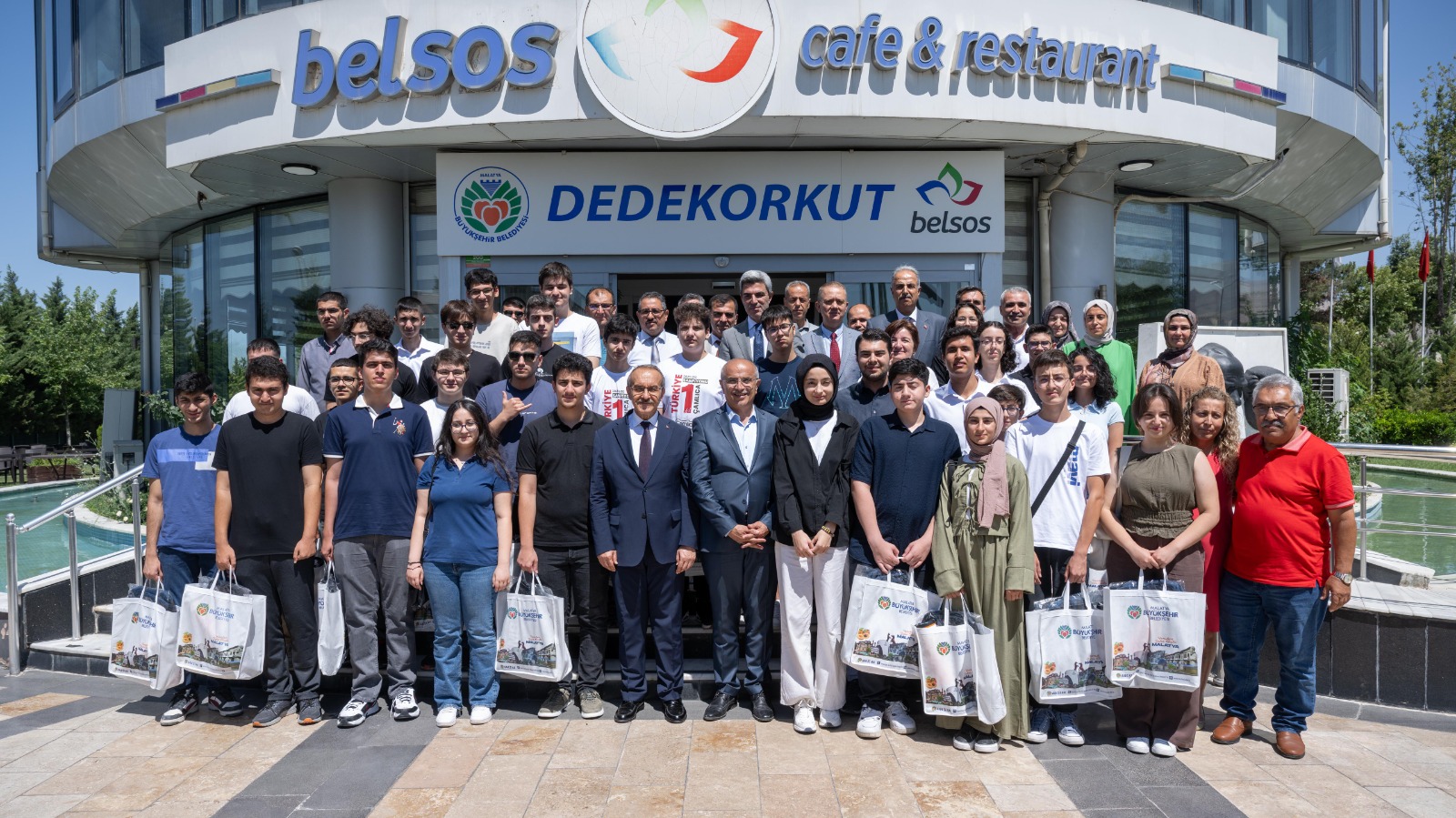 Malatya’da Başarılı Öğrenciler Onuruna Yemek Düzenlendi