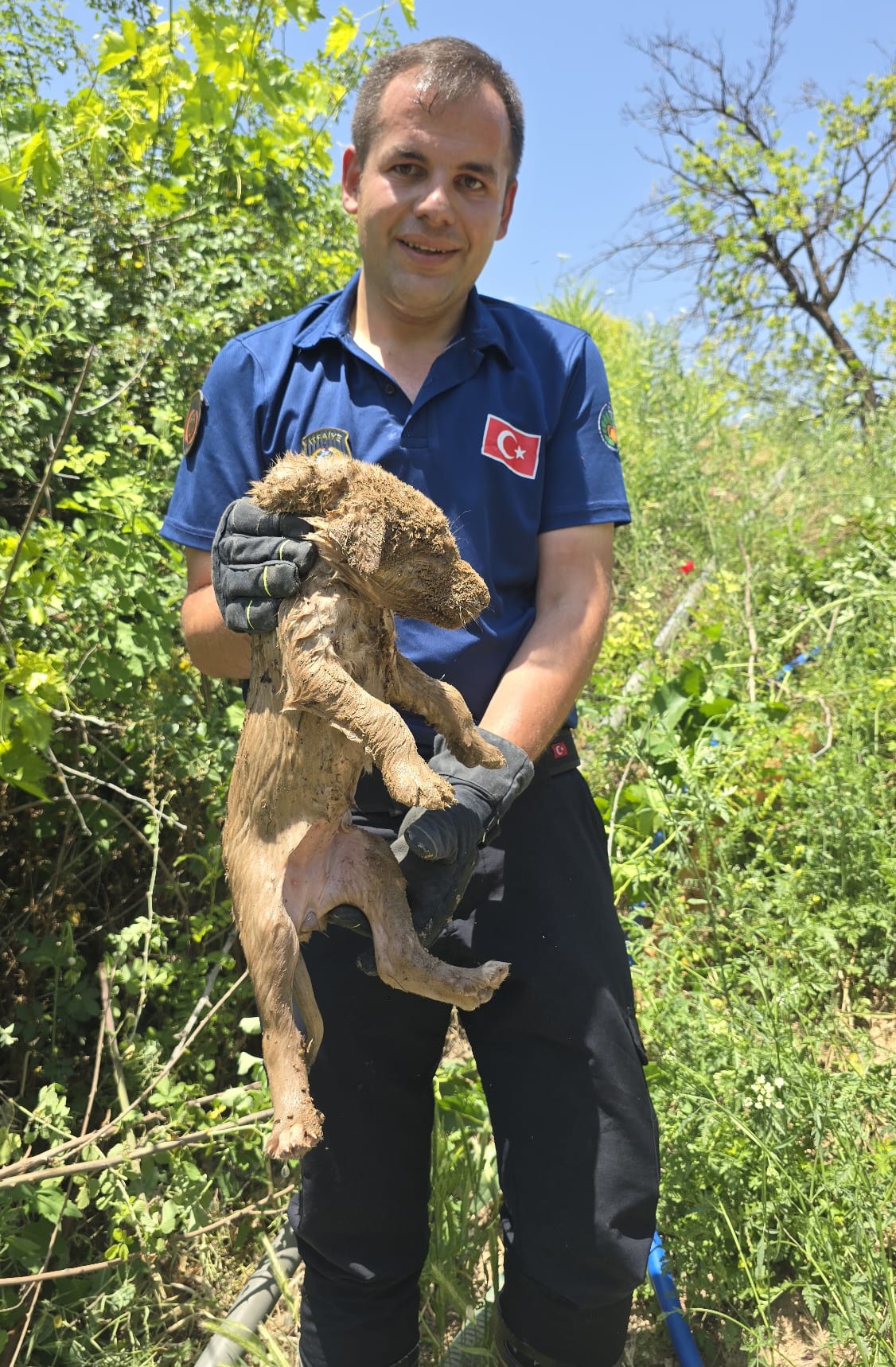 Malatya'da Kuyuya Düşen Yavru Köpek İtfaiye Tarafından Kurtarıldı