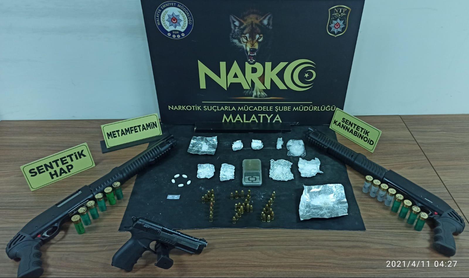 Malatya'da Polis Uyuşturucu Tüfek ve Tabanca Ele Geçirildi