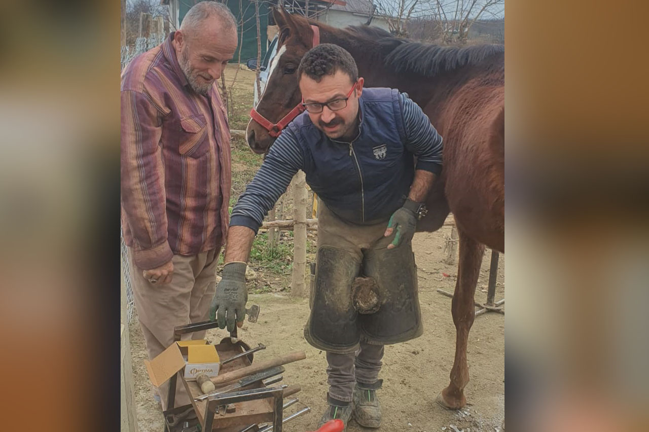 Uğurlu,Nevşehir'de 'seyyar' nalbantlık yapıyor