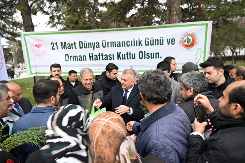 Vali Ersin Yazıcı “Dünya Ormancılık Günü ve Orman Haftası” Kapsamında Fidan Dağıtım Etkinliğine Katıldı