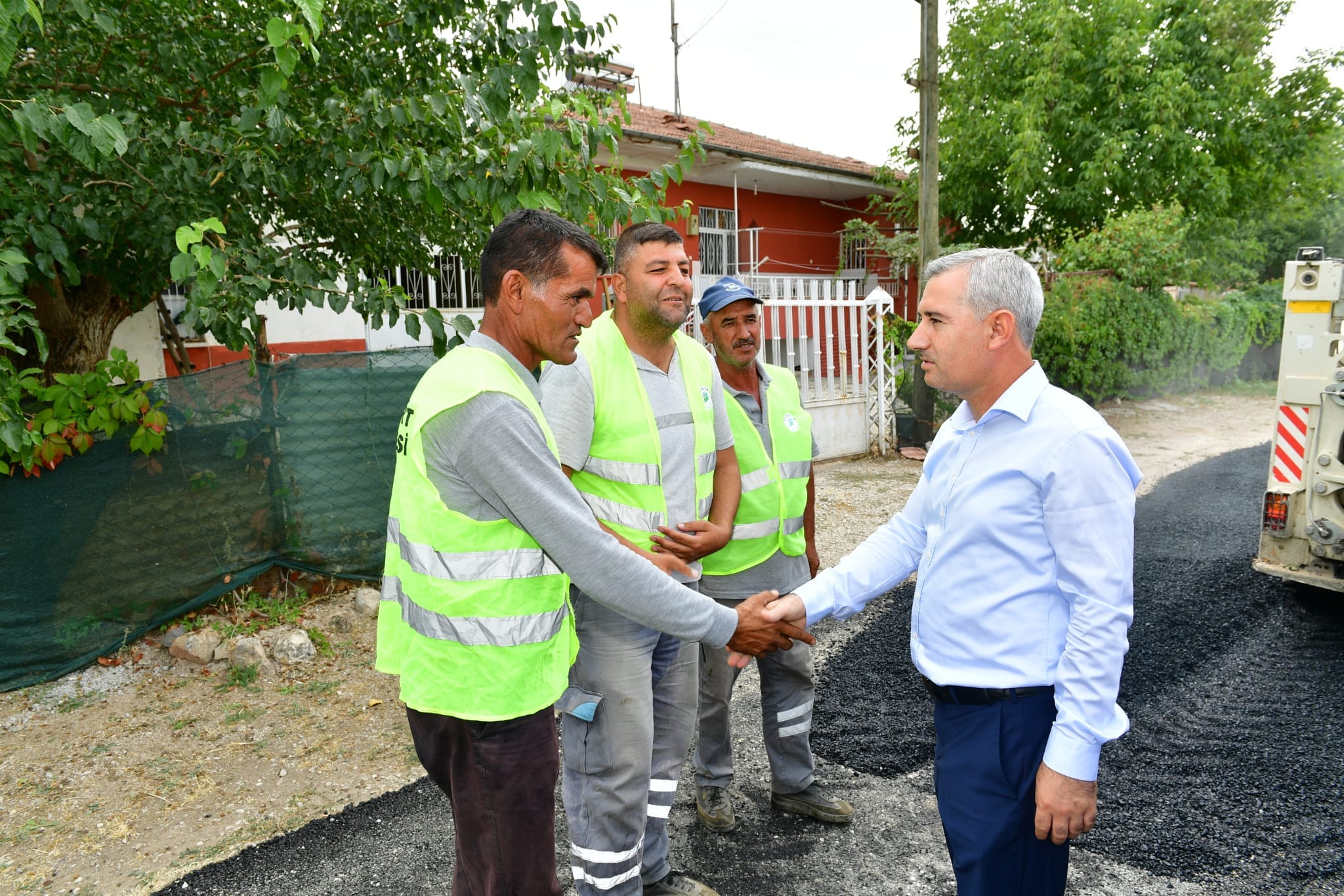 YEŞİLYURT BELEDİYESİ TEMİZLİK İŞLERİ MÜDÜRLÜĞÜ, İLÇEYİ KÖŞE BUCAK TEMİZLİYOR