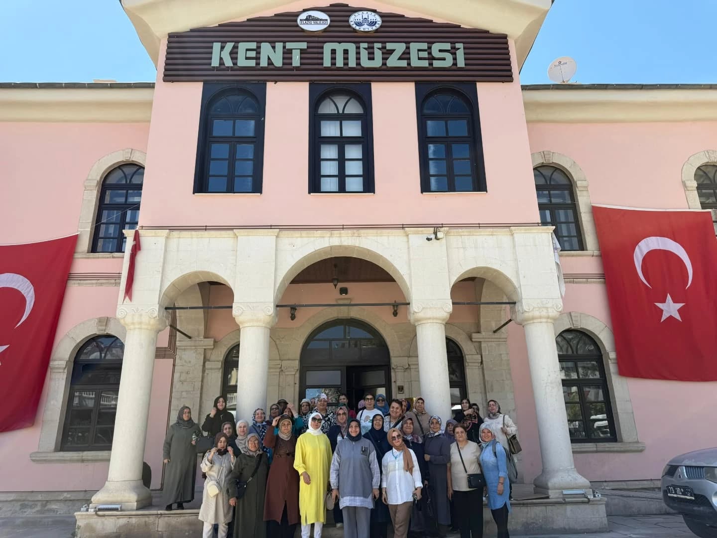YEŞİLYURT KENT KONSEYİ KADIN MECLİSİNDEN HARPUT’A TARİH VE KÜLTÜR DOLU GEZİ!