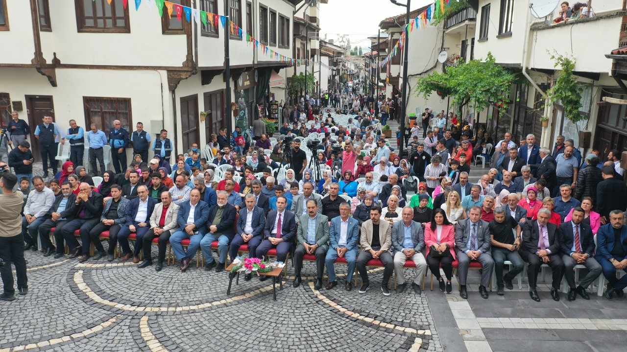 Yeşilyurt Lezzet Caddesi Ve Yeşilyurt Güreş Sahasında Kiraz Festivali Etkinlikleri Düzenlendi