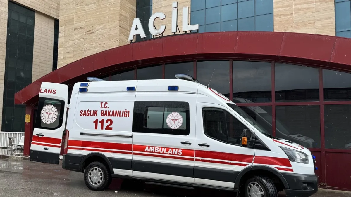ambulans-jun6-cover-izoi_cover