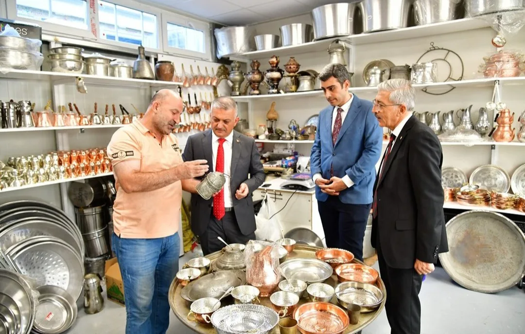 Vali Ersin Yazıcı, Geçici Ticaret Merkezi Esnaf Çarşısını Ziyaret Etti