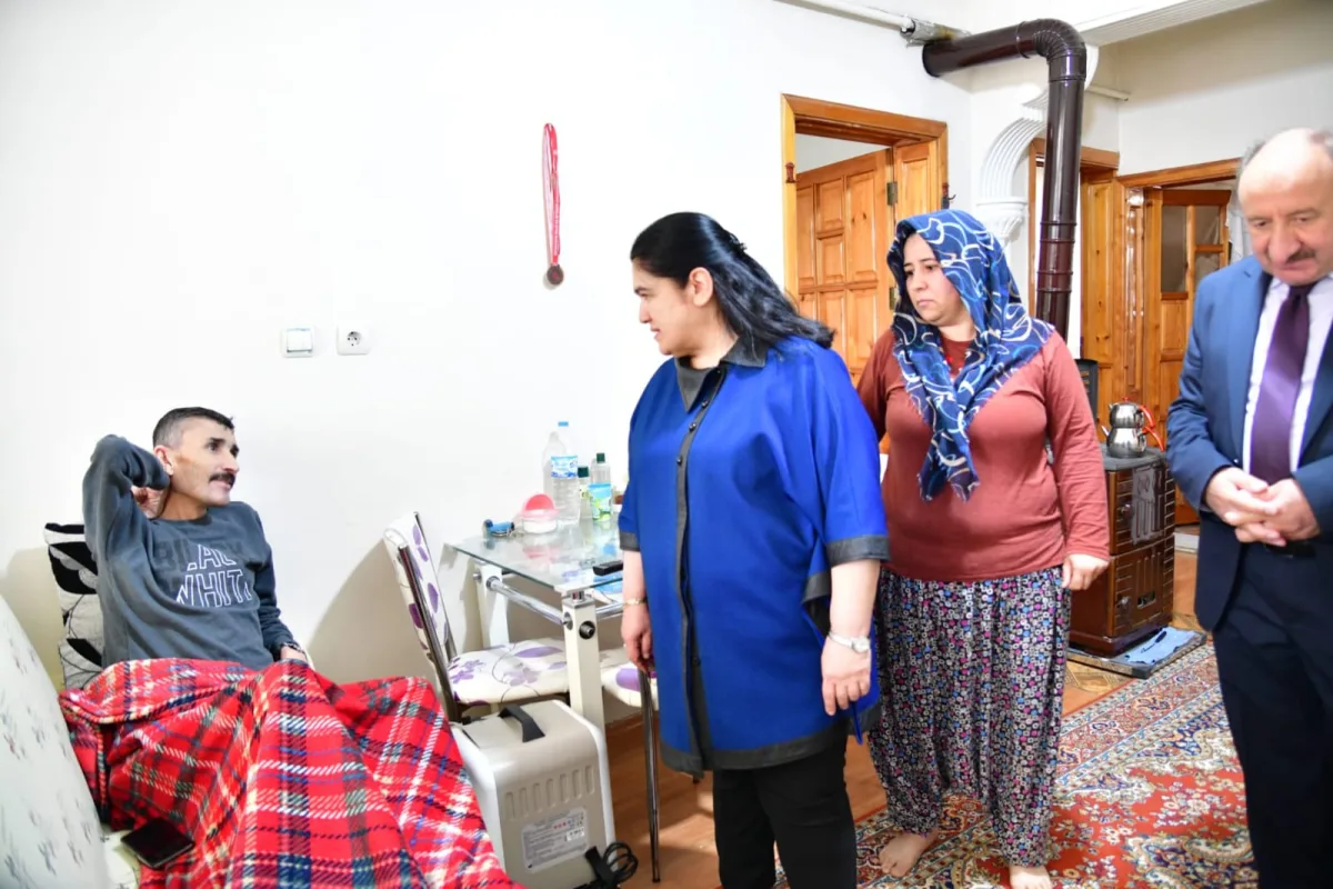 Hanımefendi Selda Yavuz, Ekonomik Zorluk İçindeki Vatandaşlarla Buluştu