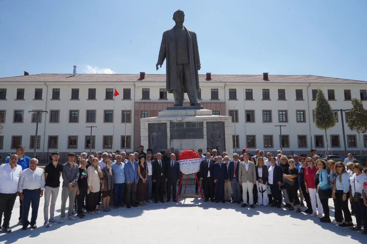 CHP’nin 102.kuruluş yıldönümünde Malatya’da tören düzenlendi
