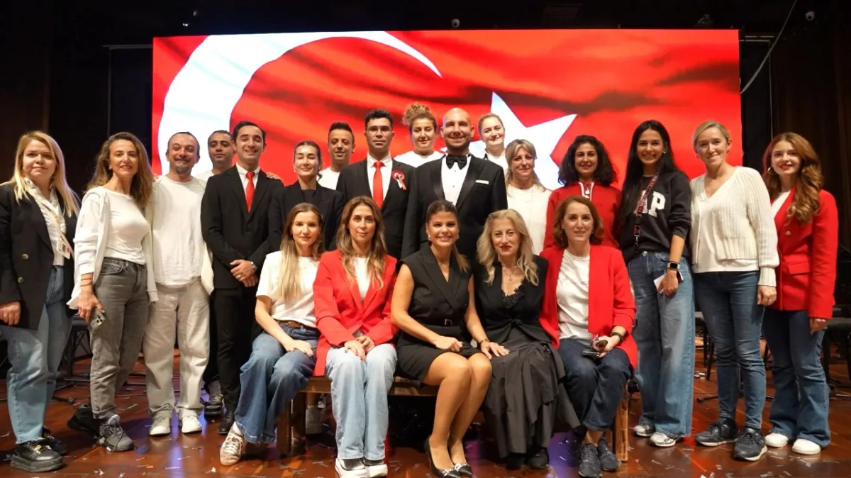 Anabilim Eğitim Kurumları Sahnesinde Cumhuriyet Destanı Bir Kez Daha Hayat Buldu!