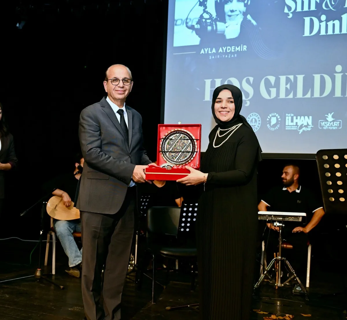 YEŞİLYURT’TA “ŞİİR VE MÜZİK DİNLETİSİ” SANATSEVERLERDEN TAM NOT ALDI!