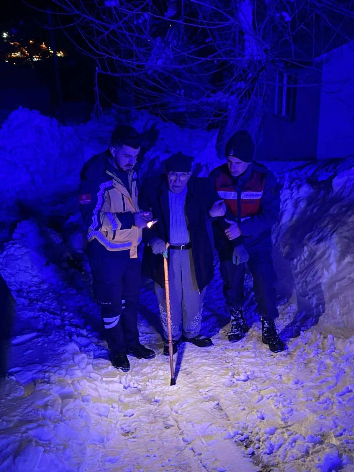 Zorlu Kış Şartlarında Pütürge ve Kuluncak’ta Kurumlar Tek Yürek Oldu