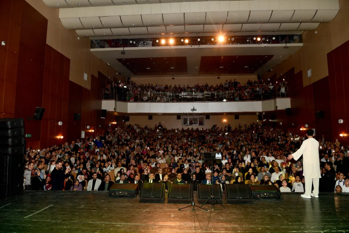 Malatyalılar İlahi Sanatçısı Fadıl Aydın ile Manevi Bir Gece Yaşadı