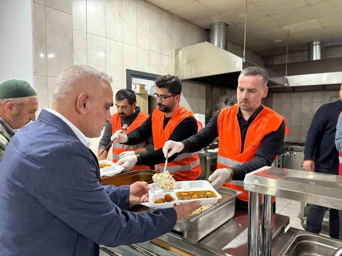 MAGİNDER, MALATYA’DA GÖNÜLLERE DOKUNDU: YÜZLERCE AİLEYE DESTEK