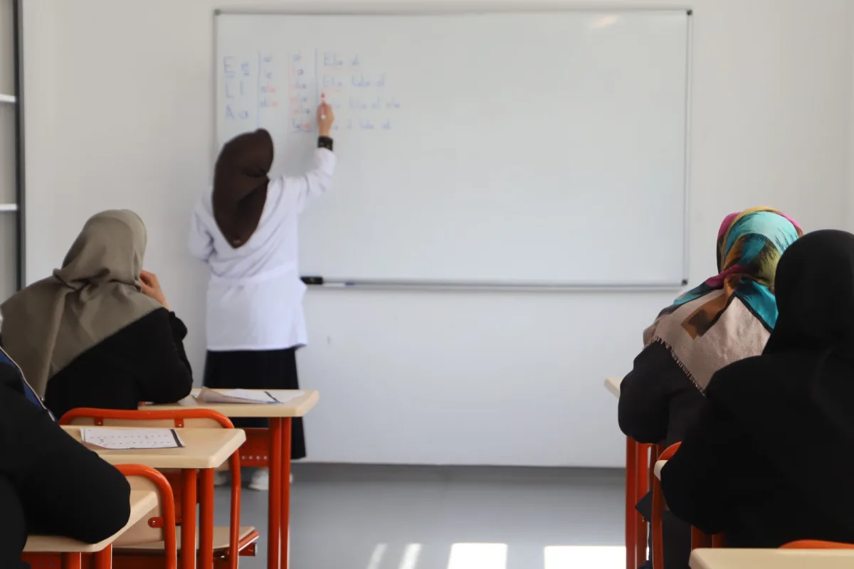 Battalgazi’de Büyük Hizmet: Yaşlı Vatandaşlara Okuma Yazma Kursu.