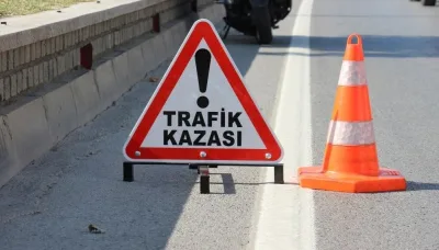 Yeşilyurt’ta Minibüs ile Otomobil Çarpıştı: 4 Yaralı.